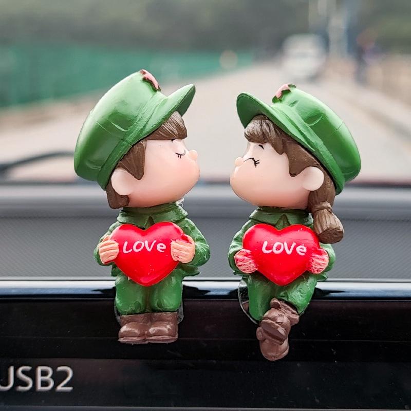 Niedliche Cartoon Harz Autodekoration Paar Figuren Für Auto Innenraum Und Heim Büro Dekor
