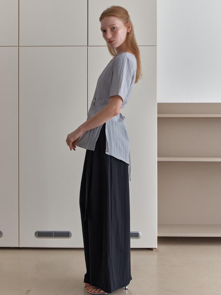 Elssibeui Back Cut-Out Blouse Top_Light Gray
