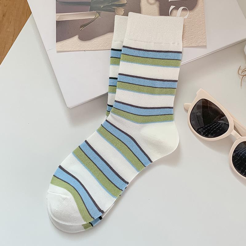 25 New Autumn/Winter Japanese Anti-Pilling Striped Cotton Mid-Calf Socks - Trendy College Style Colorblock for Women.