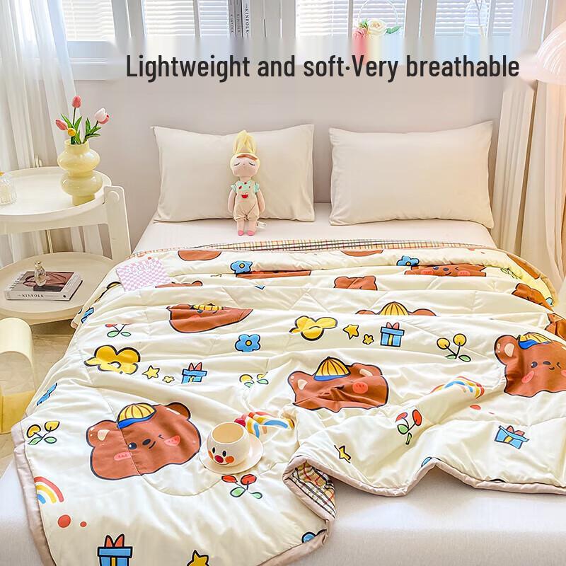 Daffy Bear Machine Washable Summer Quilt