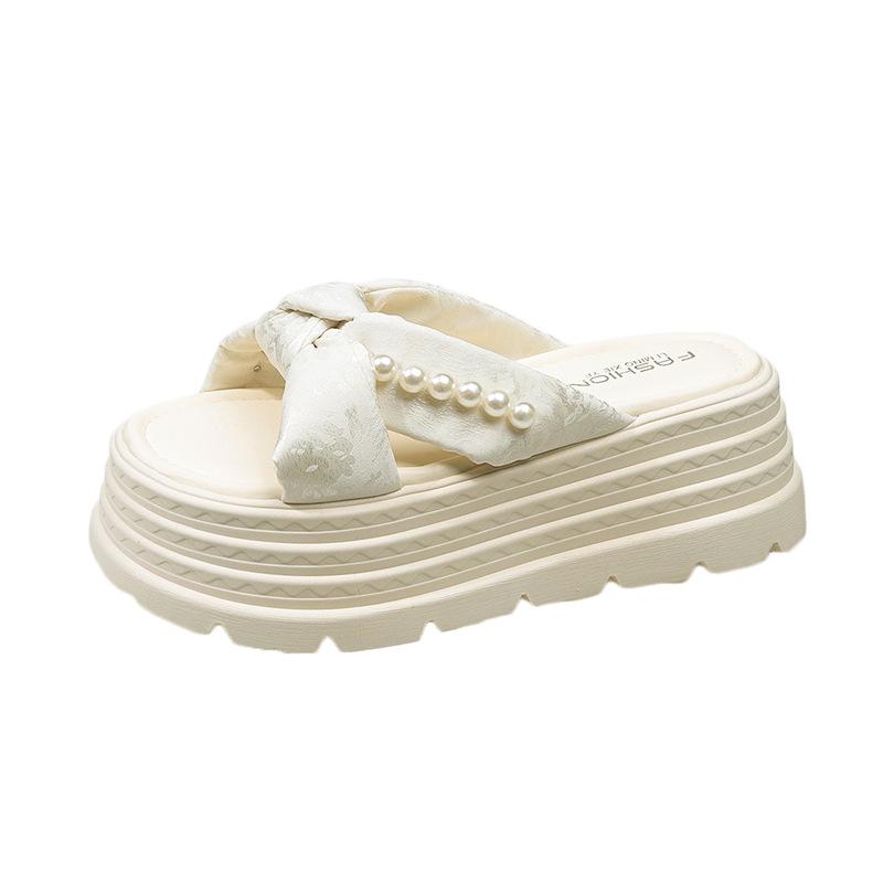 New Chinese-style cross-strapped pearl cool slippers for women's summer wear 2025 new foreign-style thick-soled heightening one-word slippers
