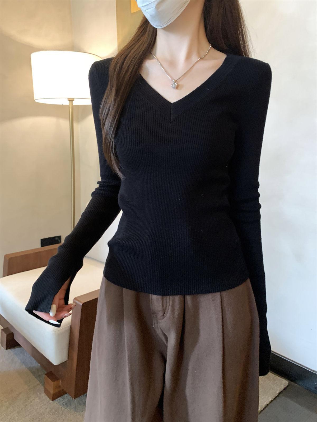 

Pure desire wind v-neck inner knitted sweater women s autumn and winter new slim-fit high-end front shoulder long-sleeved top backing sweater L чорний