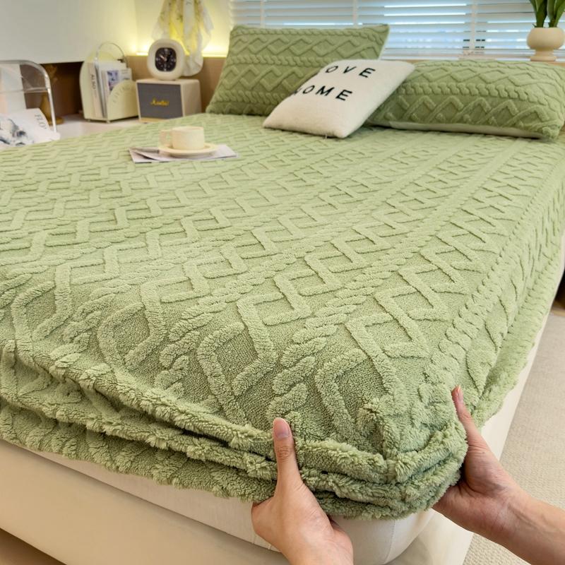 3Pcs Set Velvet Thermal Mattress Cover, 1pc Fitted Sheets and 2pcs Pillowcase, Autumn Winter Warm Bed Cover, Soft Bed Sheet Set