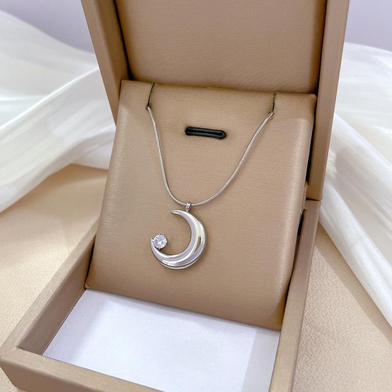 Popular Element Personality Minimalist Wind Furnace Real Gold Necklace Female Collarbone Chain