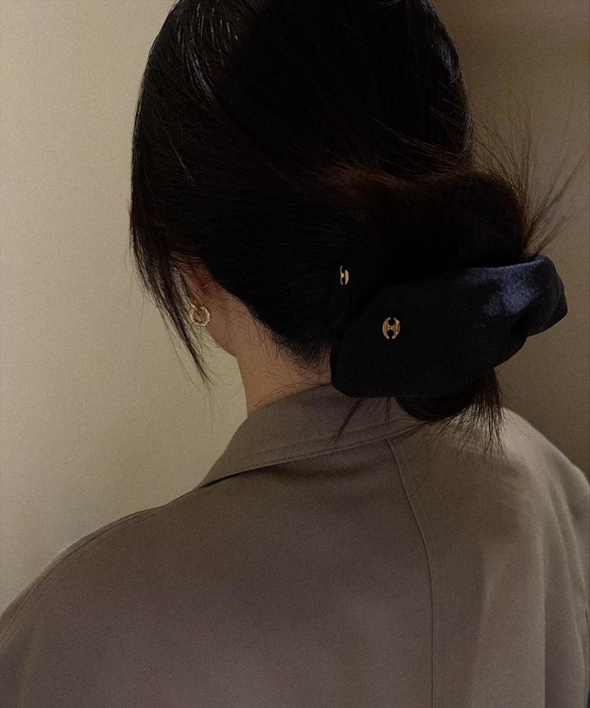 Ourthings Classic Moment Light Scrunchie