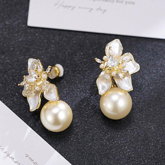 

Нежные бусины-бабочки в гонконгском стиле, модные серьги, трехмерные цветы, изысканные серьги, темпераментные, легкие, роскошные, высококачественные серьги слоновая кость