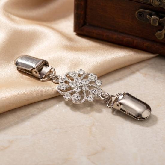 Elegant Sweater Brooches 4Pcs Vintage Clips for Women Girls, Retro Floral Cardigan Clips, Scarf Clasps Cloak Shawl Clip, Waist Cincher Loose