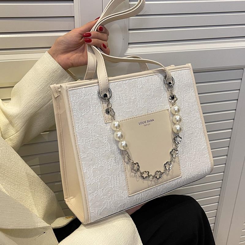 Internet celebrity fashion bag female 2024 new spring large capacity pearl chain shoulder bag niche design underarm bag