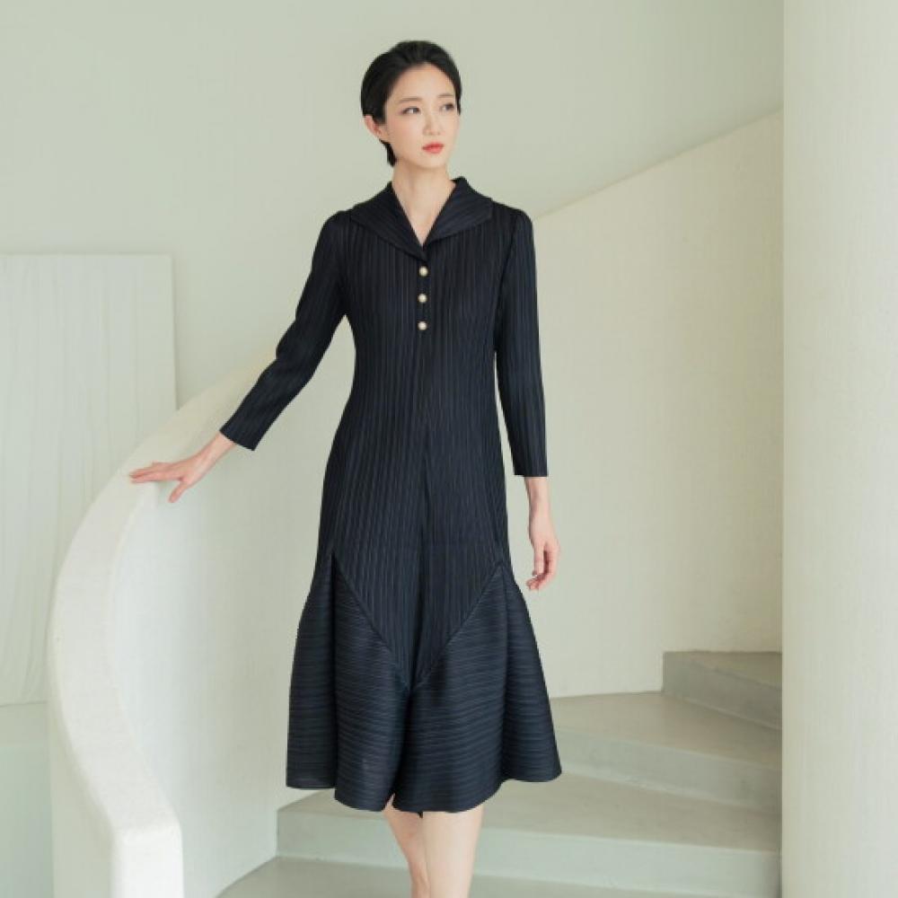 Plara Up To 88 Pearl butTon Tulip Pleats Dress