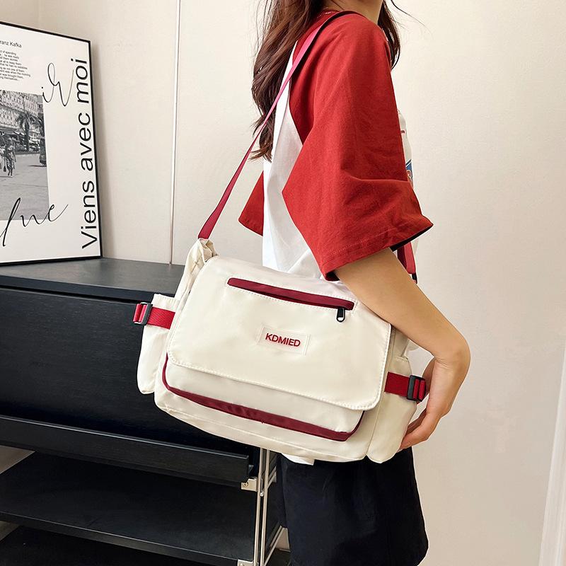 Casual Nylon Crossbody Bag Large Capacity Messenger Bag Adjustable Strap Shoulder Bag for Women Daily Commute Bag Student Retro Versatile Mailman Bag