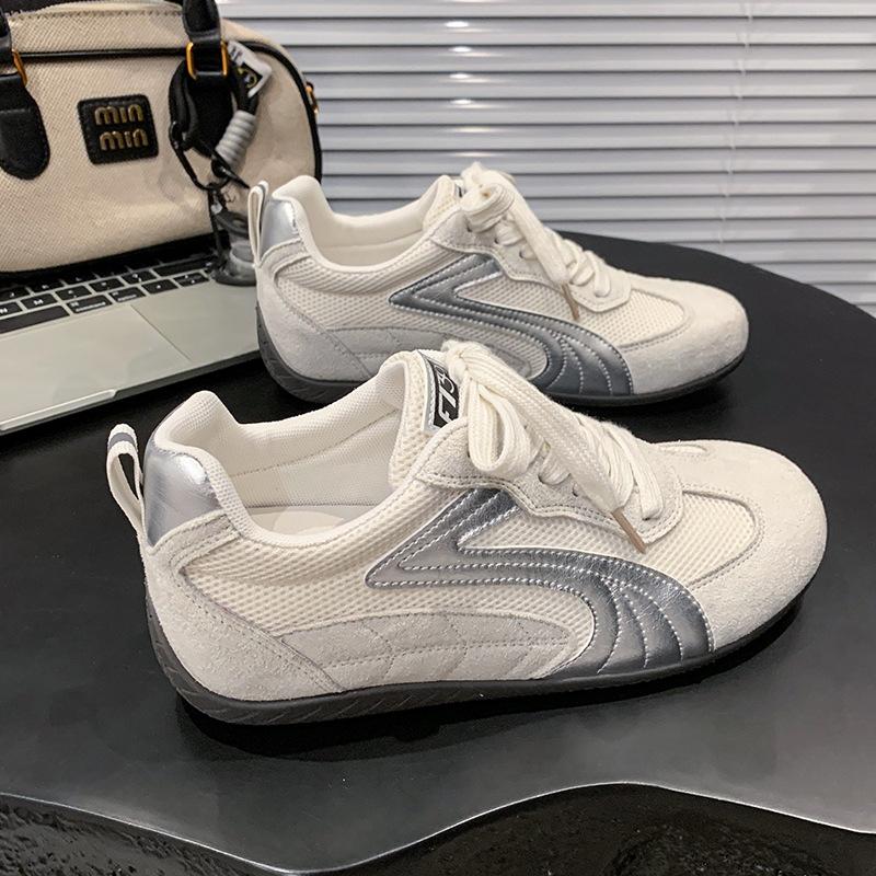 Rote deutsche Trainingsschuhe Damen Sommer atmungsaktives Mesh 2025 neue Damenschuhe beliebt Freizeit Sport flachsohlig vielseitige Board-Schuhe