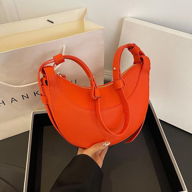 Trendy Lychee Grain French Crescent Crossbody Bag - High-End Fashionable Saddle Design