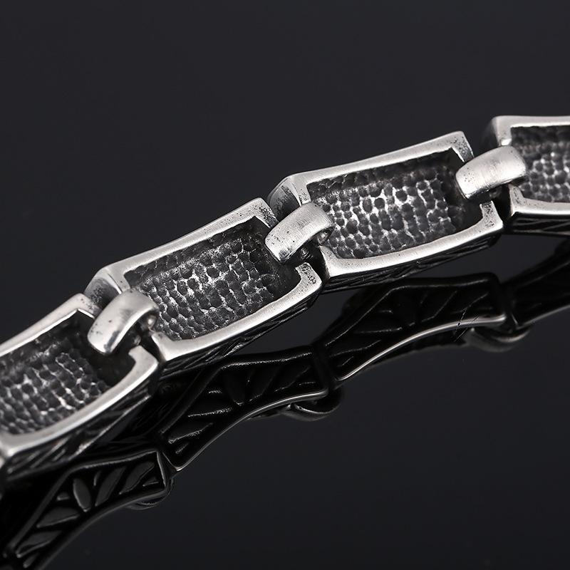 Casting Retro Jewelry European And American Trend ,Old Punk Style Lace Skeleton Men 'S Bracelet Lion Head