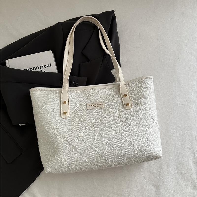2025 New High-end Niche Design Armpit Bag Fashionable Casual Shoulder Bag Trendy Personalized Simple Tote Bag
