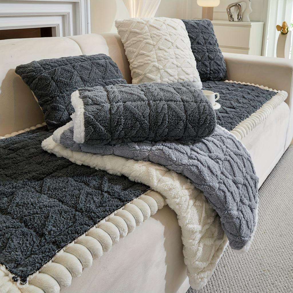 No Pillow 1pc Autumn and Winter Thickened Bohemian Style Quilted Sofa Cover with Pleats, Integrated Plush Fabric, Non-slip Protective Cover for Pets