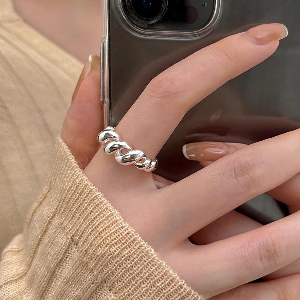 S925 Sterling Silver Croissant Plaid Ring for Women: High-End Twist Design Open Index Finger Ring