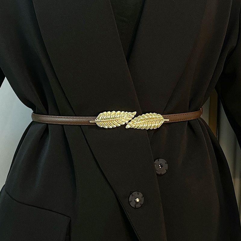 Chic Adjustable Women's Belt Compatible With Dresses In Trendy Colors And Styles