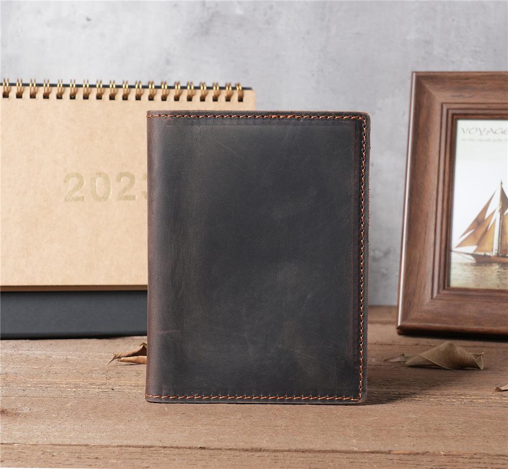 

5504 Подлинный кожаный бумажник для паспорта Crazy Horse для мужчин и женщин - держатель карт и дорожный аксессуар темно-коричневого