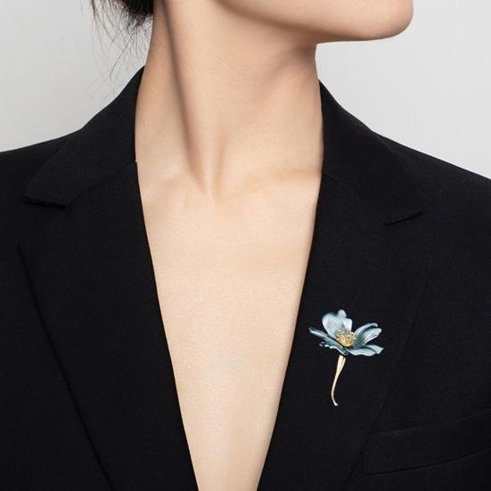 Blomsterbrosje Kunstnerisk blomsterform Anti-eksponering galvanisert rustfri kjole kragebrosje