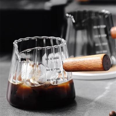 180 ml Messbecher aus Glas für Espresso mit Holzgriff, Kaffee-Extraktionsbecher mit Skala, hochtemperaturbeständig, Milchkännchen, Messbecher