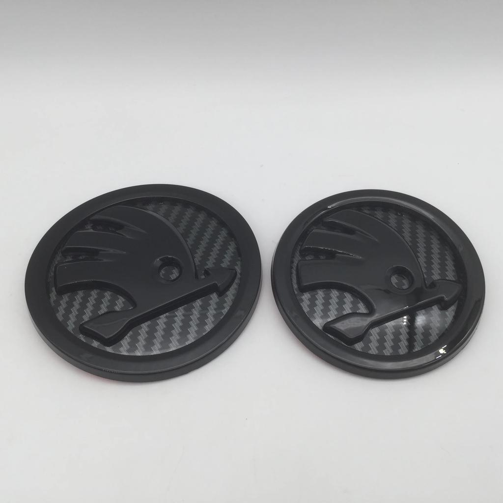 Samolepka na auto 2ks 90mm 80mm pro vůz SKODA Přední mřížka Kapota Znak na kapotě Zadní nárazník Kufr Samolepka Odznak Stylingový doplněk