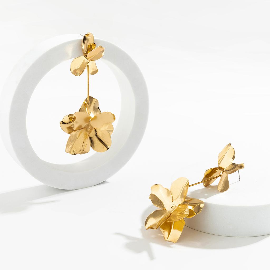 Accessories Metal Petal Flowers Niche Earrings Retro Versatile Cold Style Tassel Stud Earrings for Women