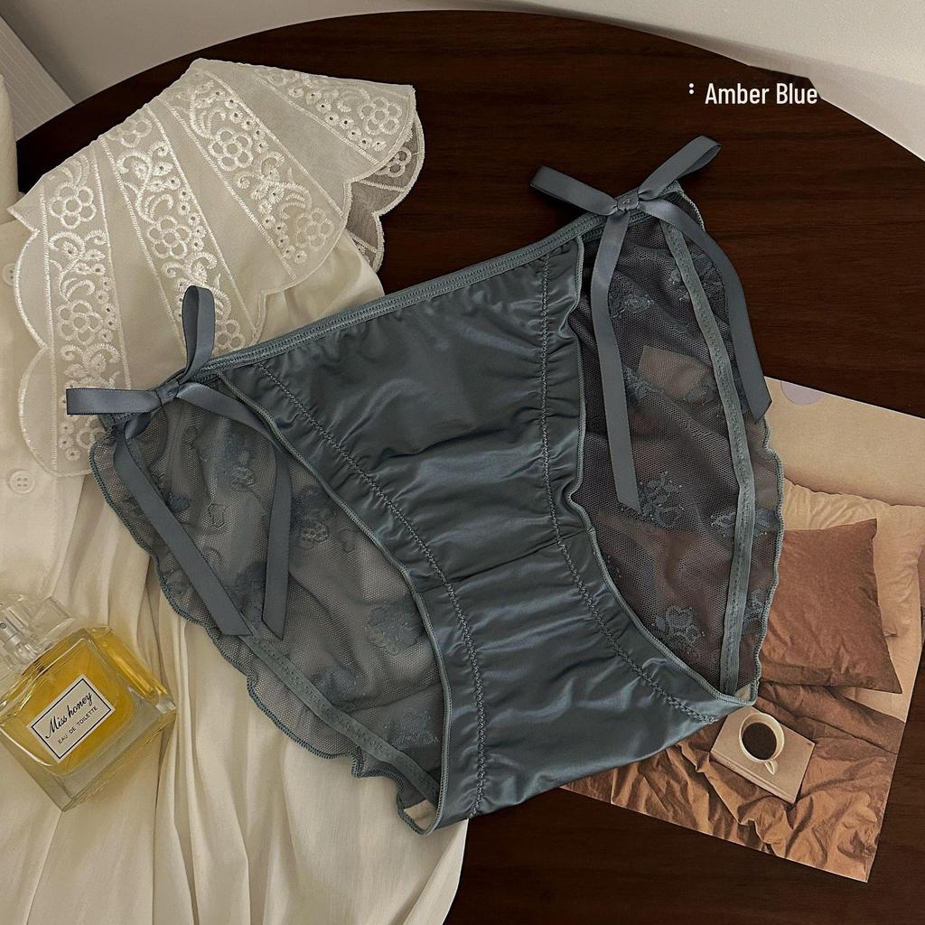 Chiloți mătăsoase din dantelă satinată cu talie joasă - Lenjerie intimă luxoasă, transparentă și sexy pentru femei