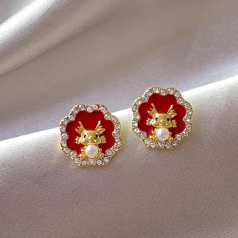 2025 Retro-Inspired Imitation Pearl Earrings: Niche Light Luxury Ear Studs & Pendants