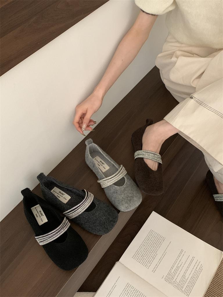 Französische Mary Jane Schuhe aus Samt mit Strasssteinen und flachem Boden für Damen, Herbst und Winter 2025, neue flauschige Einzel-Schuhe mit leichtem Ausschnitt, Damenschuhe