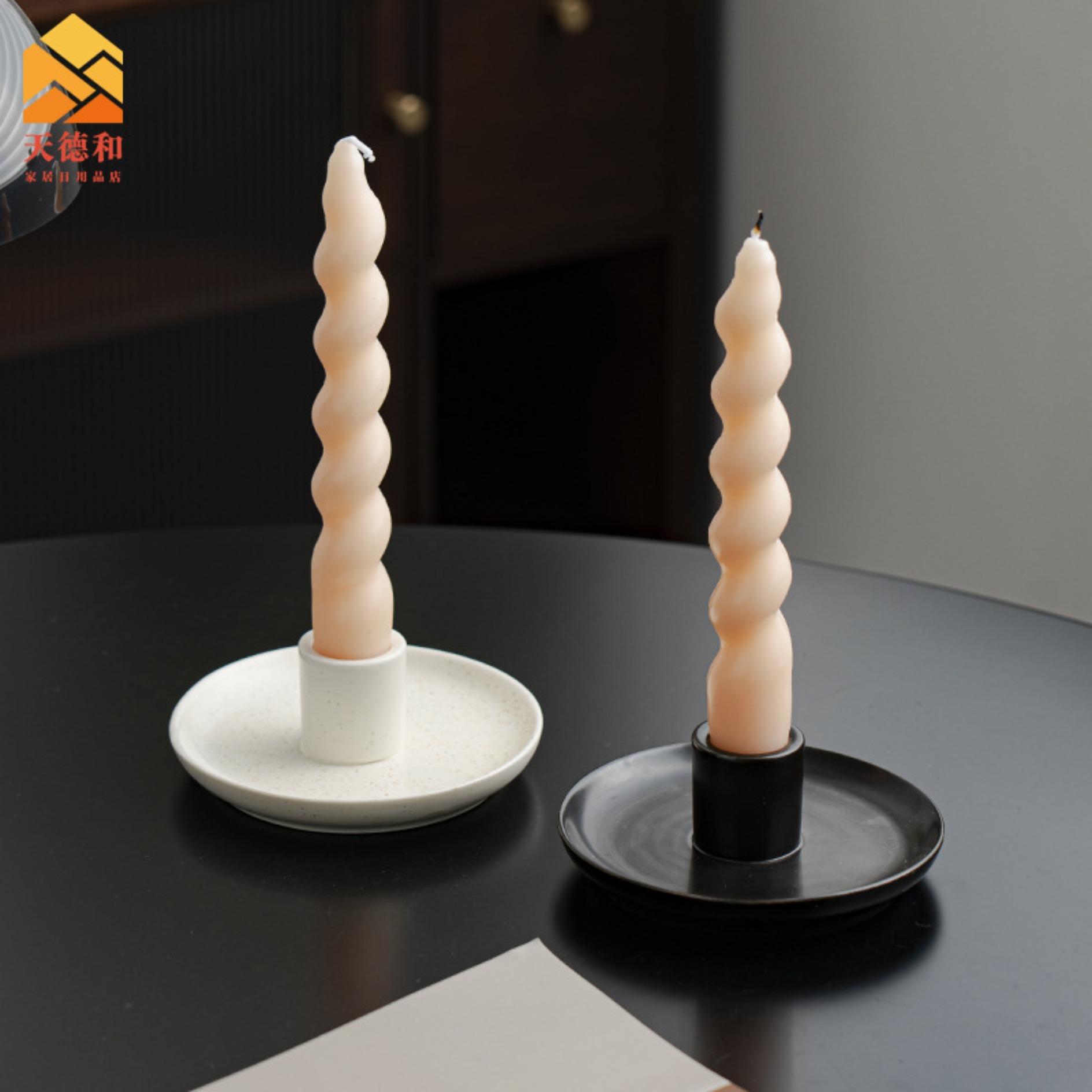 

Creative ceramic candle holder Christmas candle ornament Nordic ins style irregular candlelight dinner candle holder matte white [excluding candles]