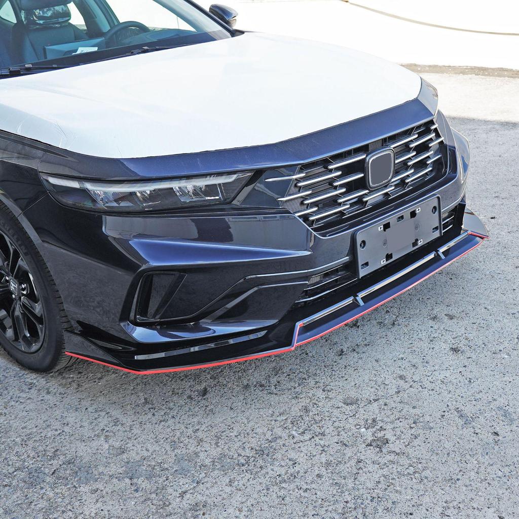 Accord Sport Model 25. generace: Sada bezvrtákových předních splitterů, zadního spoileru, bočních prahů a zadního difuzoru.