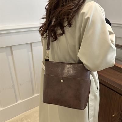 2025 New Shoulder Bag Retro Texture Solid Color Casual Versatile Underarm Bag Large Capacity Simple Texture Oblique Span Bag