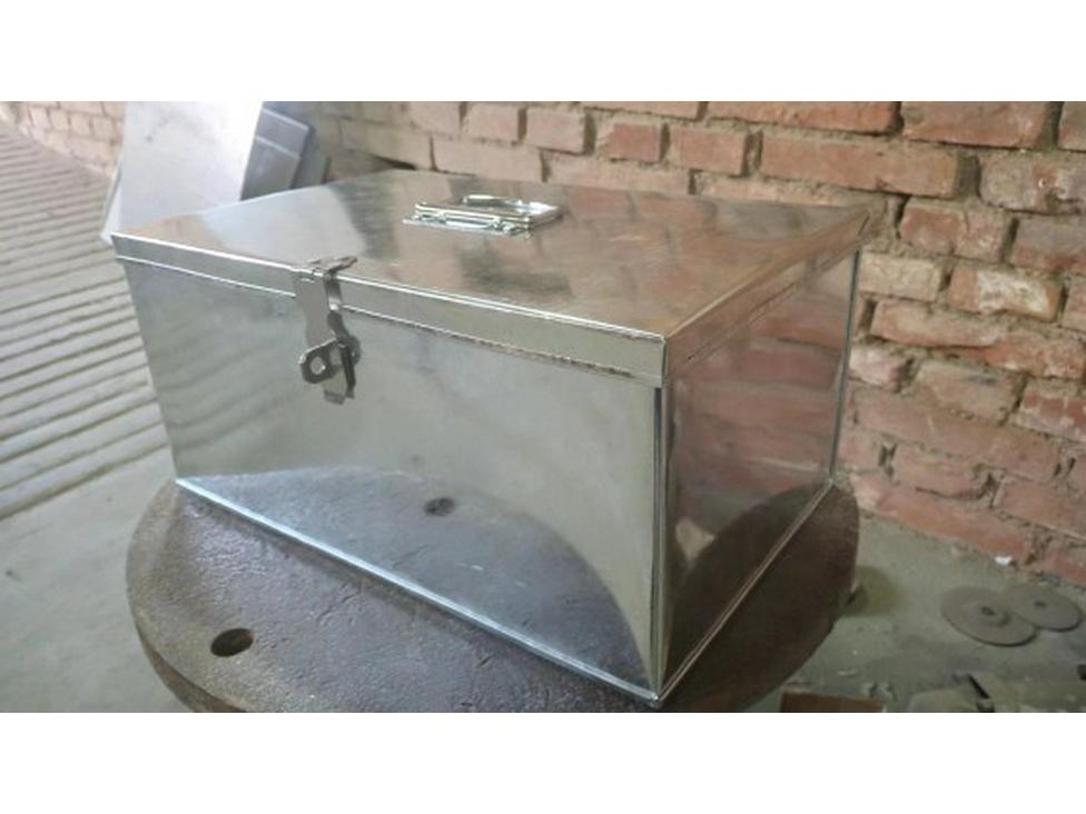 Galvanized White Iron Lockable Tool and Storage Box