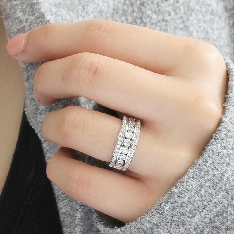 Stylish Lady Silver Color Finger Ring with Bright Zirconia Female Fashion Wedding Band Accessories Women Jewelry Gift