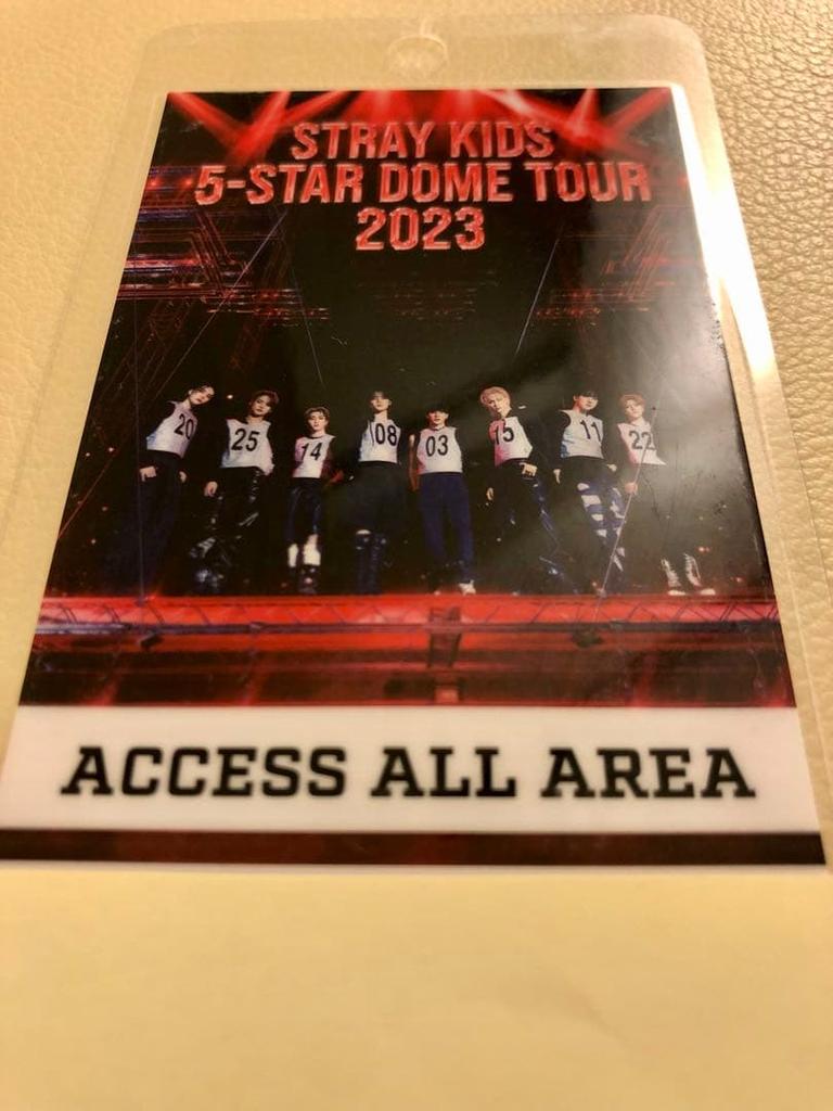 [USED] Straykids 5-STAR DOME TOUR 2023 Staff Pass