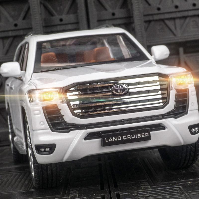 1/24 Toyota LAND CRUISER LC300 Alloy Car Model Diecast Metal Toy Off-road Vehicle Car Model Simulation Gift