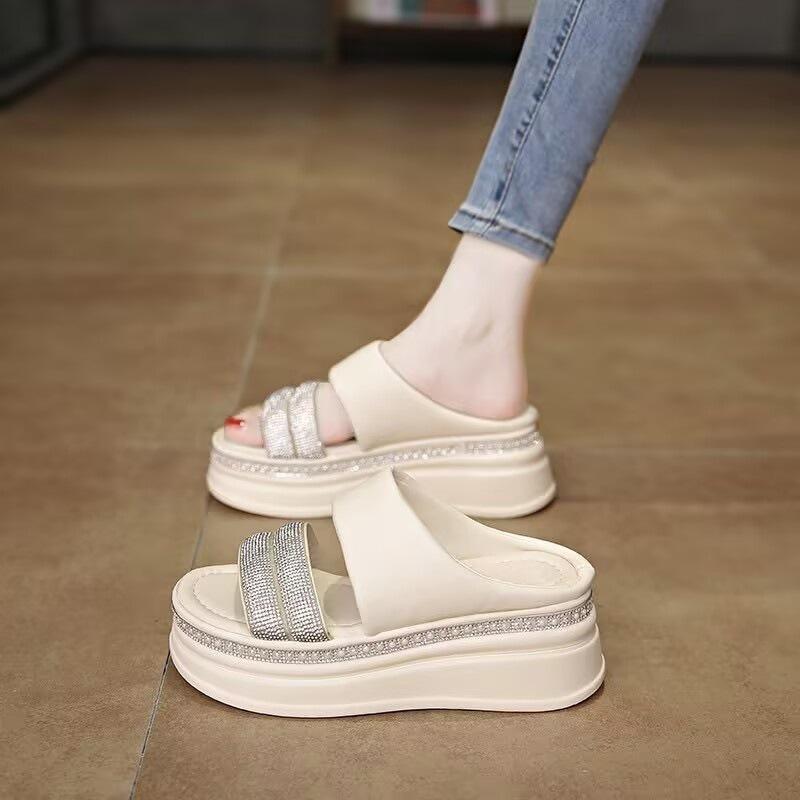 

Мягкие кожаные шлепанцы на толстой подошве для женщин, чтобы носить летом 2025 года, новые крутые шлепанцы-маффины, шлепанцы со стразами на мягкой подошве для женщин 40