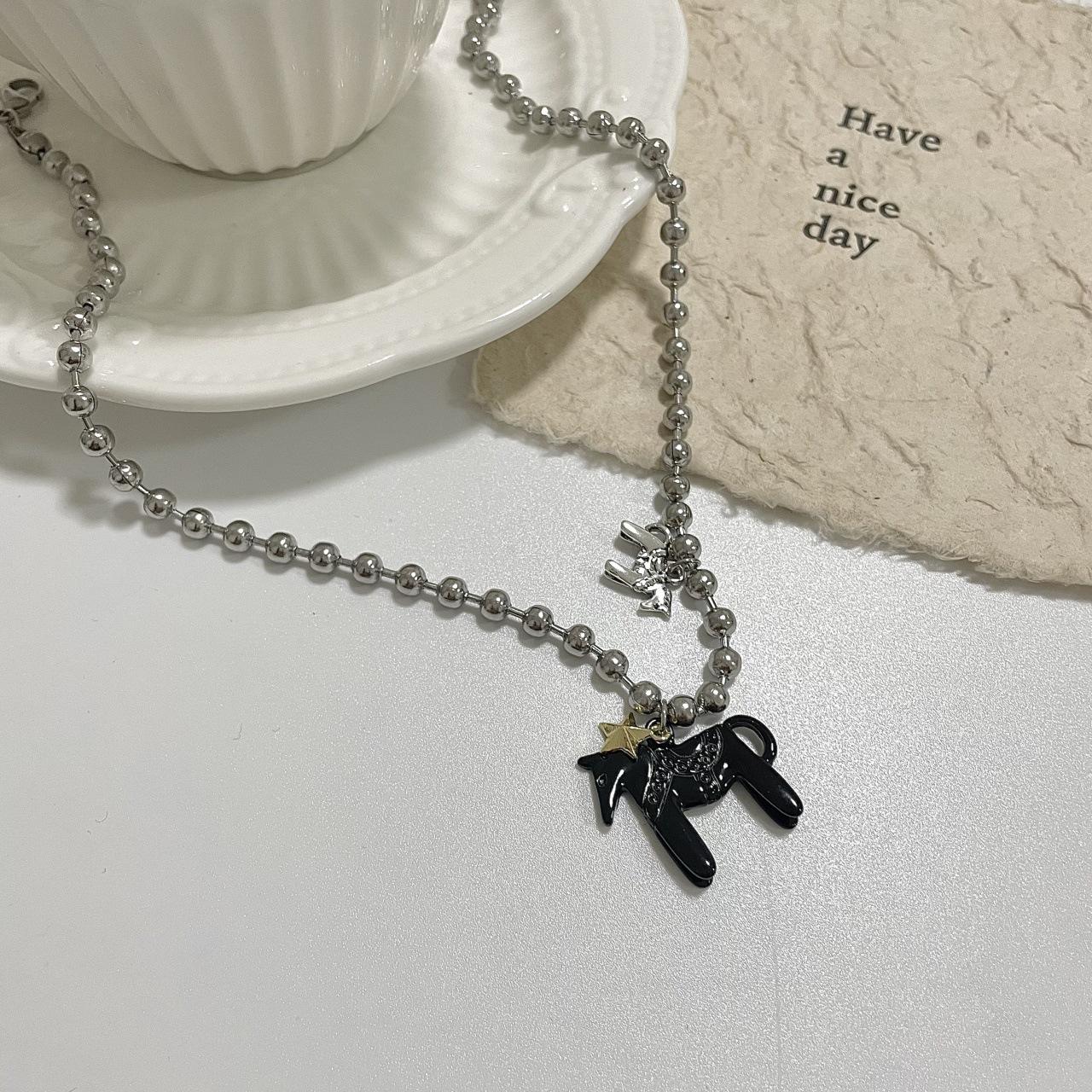 

Minar забавные белые, черные, розовые, красные эмалевые ожерелья с подвеской в виде лошади для женщин, посеребренные сплавные бусины, цепочка-чокер 1PCS чёрный