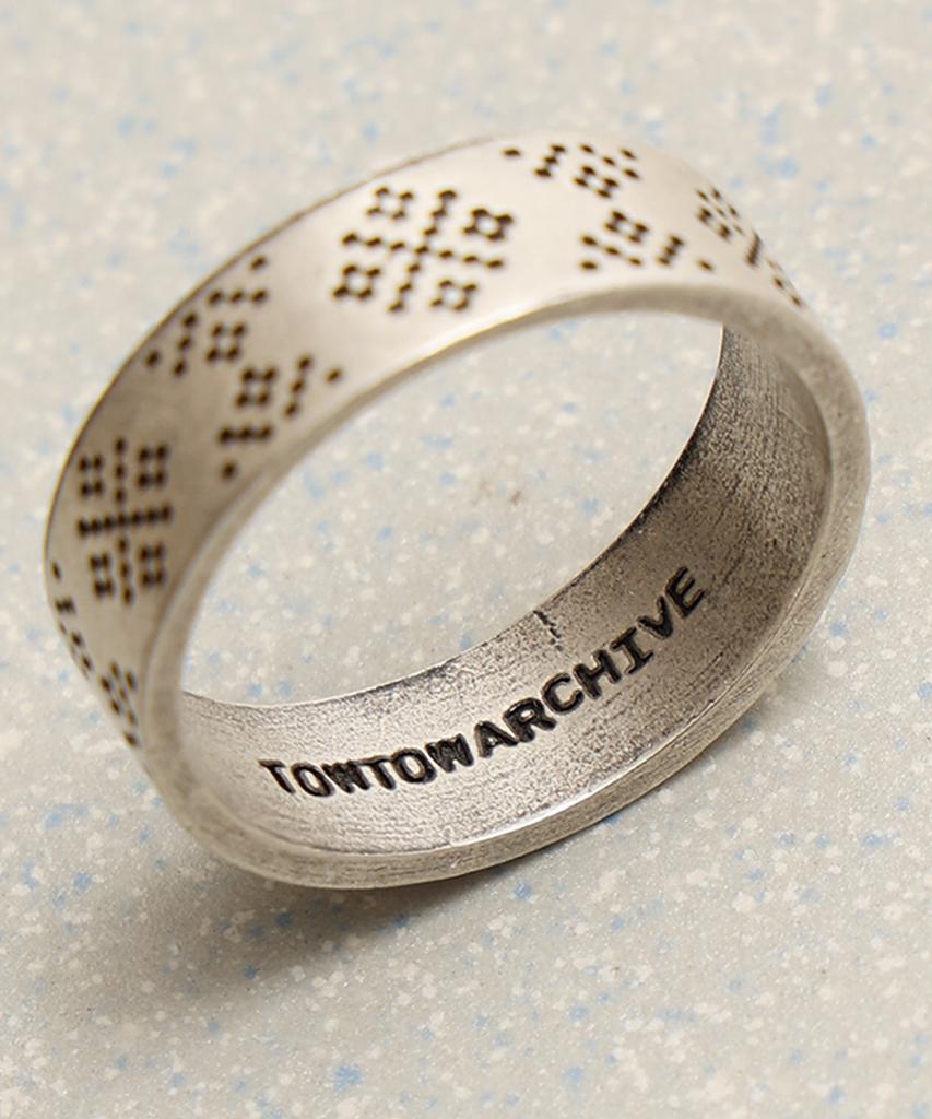 Towtow Archive Sani Stamp Narrow Ring Silver Burnished