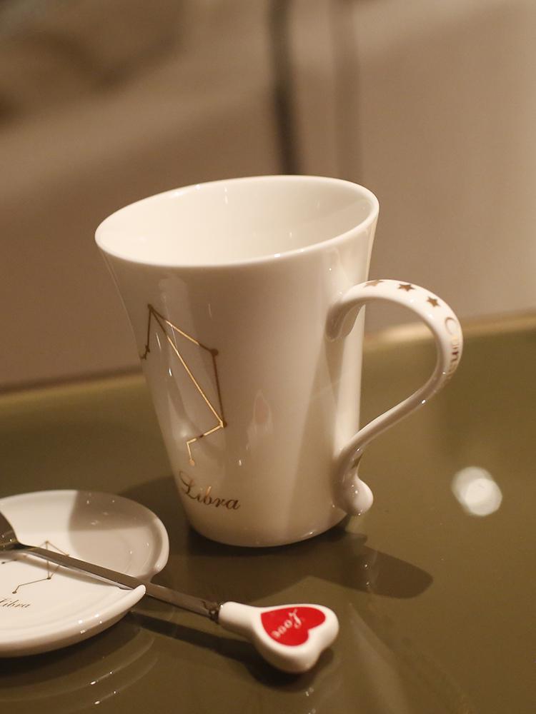 Tierkreiszeichen Keramiktassen-Set: Stilvolle Sternbild-Tasse für Zuhause, Paare, Kaffee und Tee, komplett mit Deckel und Löffel.