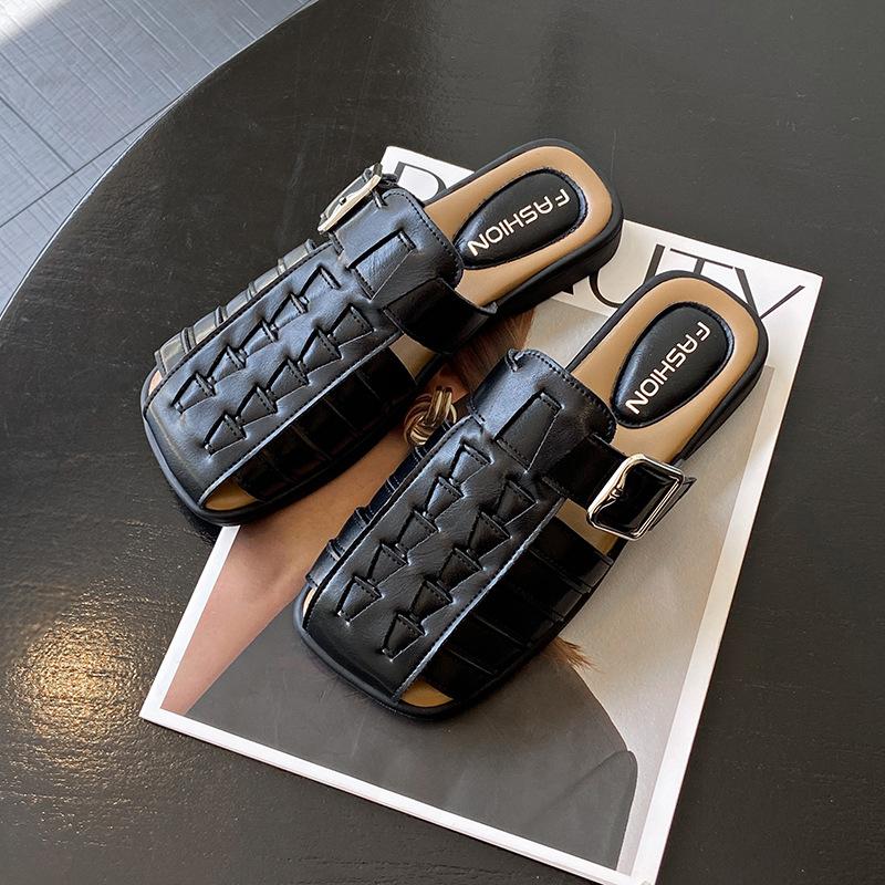 

2515 slippers women s 2025 new Internet celebrity explosion woven hollow shoes soft sole comfortable with skirt bag head half drag 35