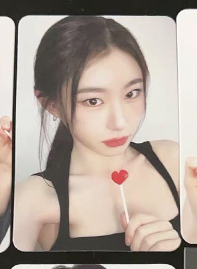 

[USED] ITZY GOLD makestar limited bonus trading card Chaeryun