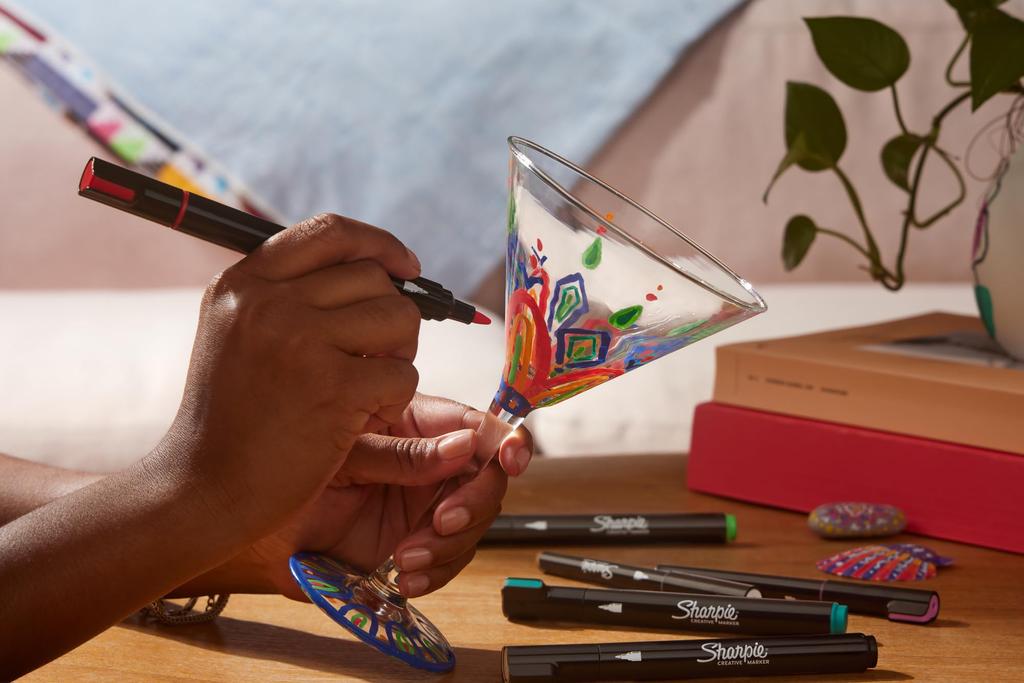 Sharpie Acrylmarker 12 Farben Kunstmarker F Mittlere Spitze Pigmenttinte 2201070 Wasserbasiert