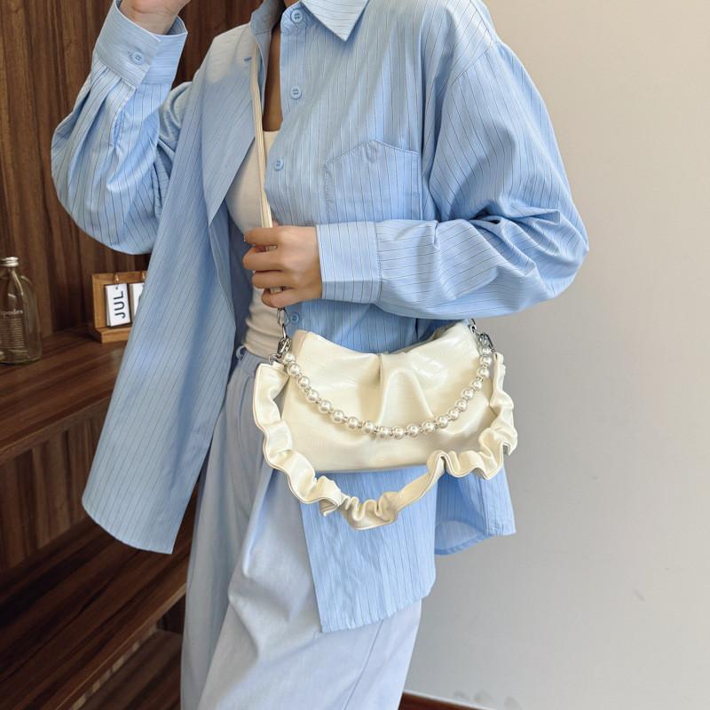 Trendy Summer 2024 French Clouds Underarm Bag Elegant Pu Material Available In Three Colors