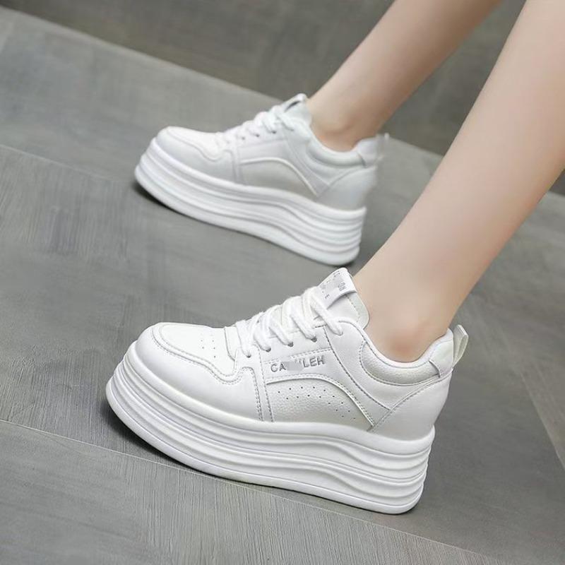 Thick-soled lightweight sports and leisure shoes autumn new versatile small man increases height and looks thin white shoes women