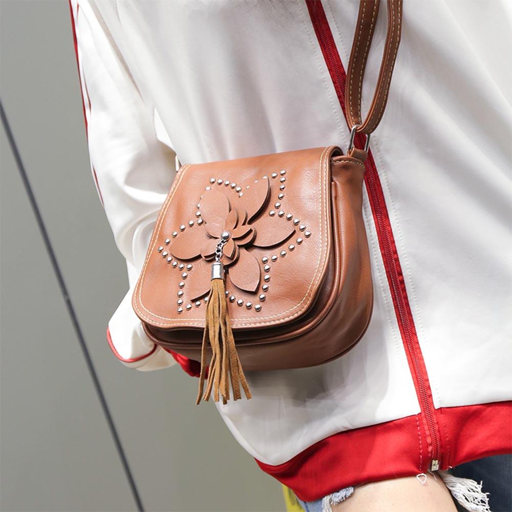 Women handbag Soft PU Leather Fashion Rivet bag Handbag with Shoulder Strap Crossbody Bag Daisy Flower Women handbag Soft PU Leather Fashion Rivet bag Handbag with Shoulder Strap Crossbody Bag Daisy Flower