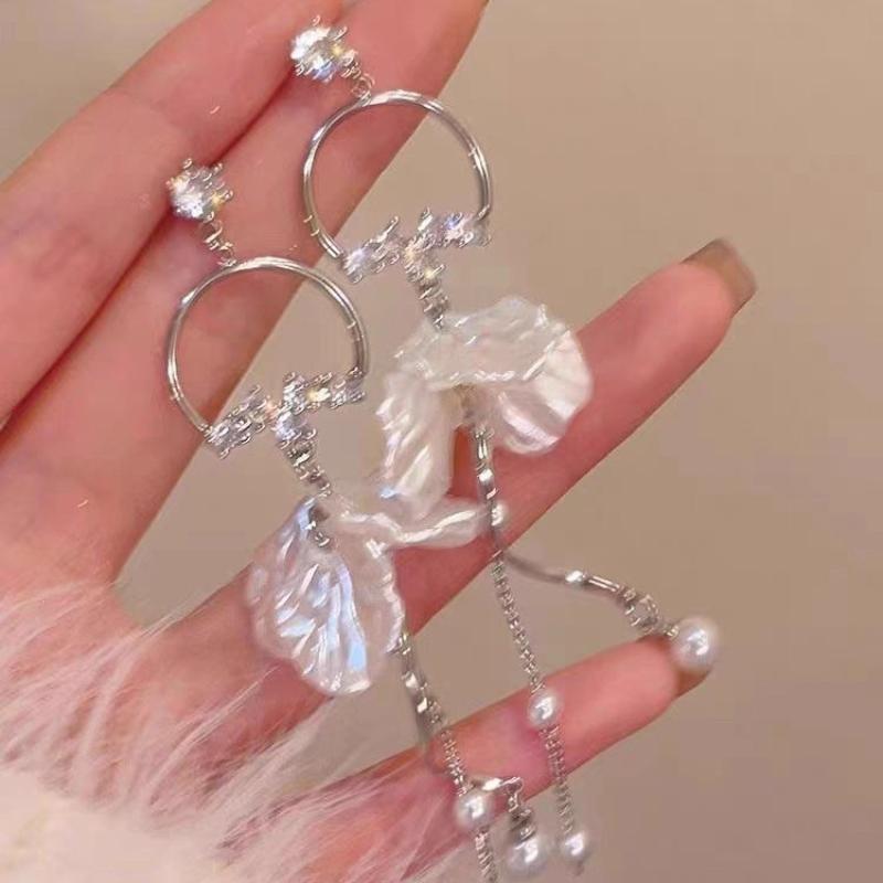 

Women s tassel petal earrings белый