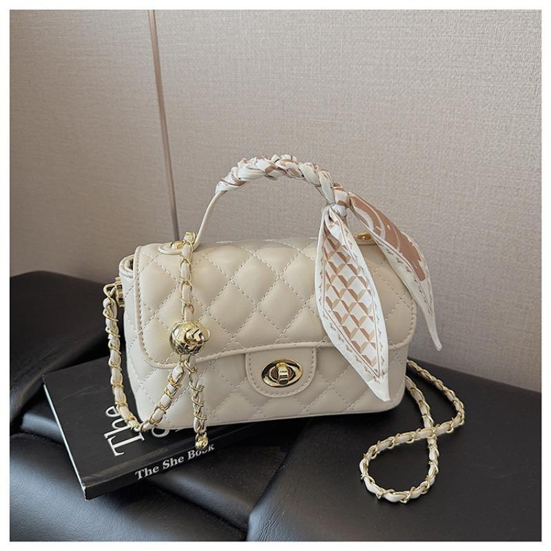 New Xiaoxiangfeng bag, diamond chain, small square bag, women's versatile messenger bag, commuter shoulder handbag.