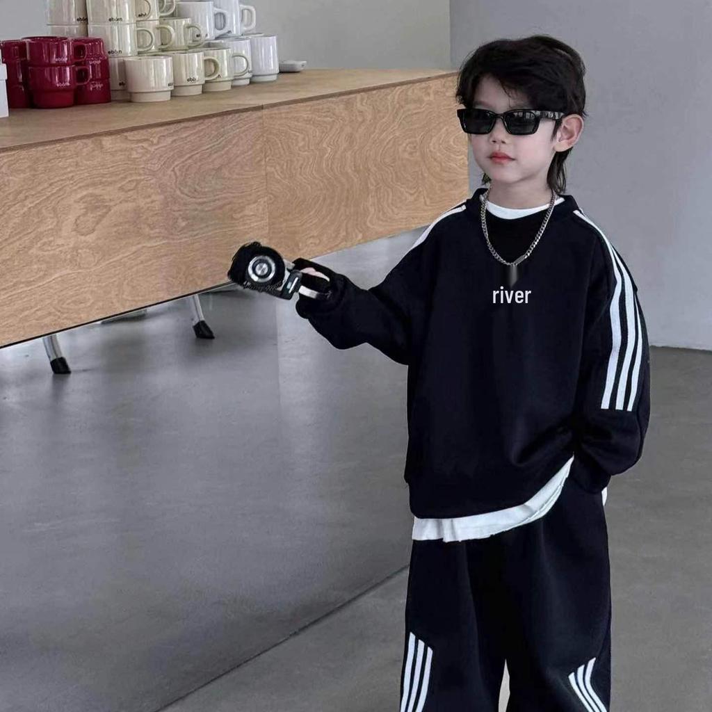 Trendy Korean-Style Boy's Striped Sweatshirt & Sweatpants Set for Spring/Autumn
