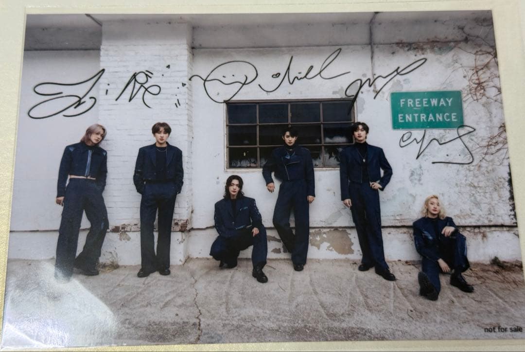 [USED] OnlyOneOf chrOme arts Bonus Postcard (Signed)